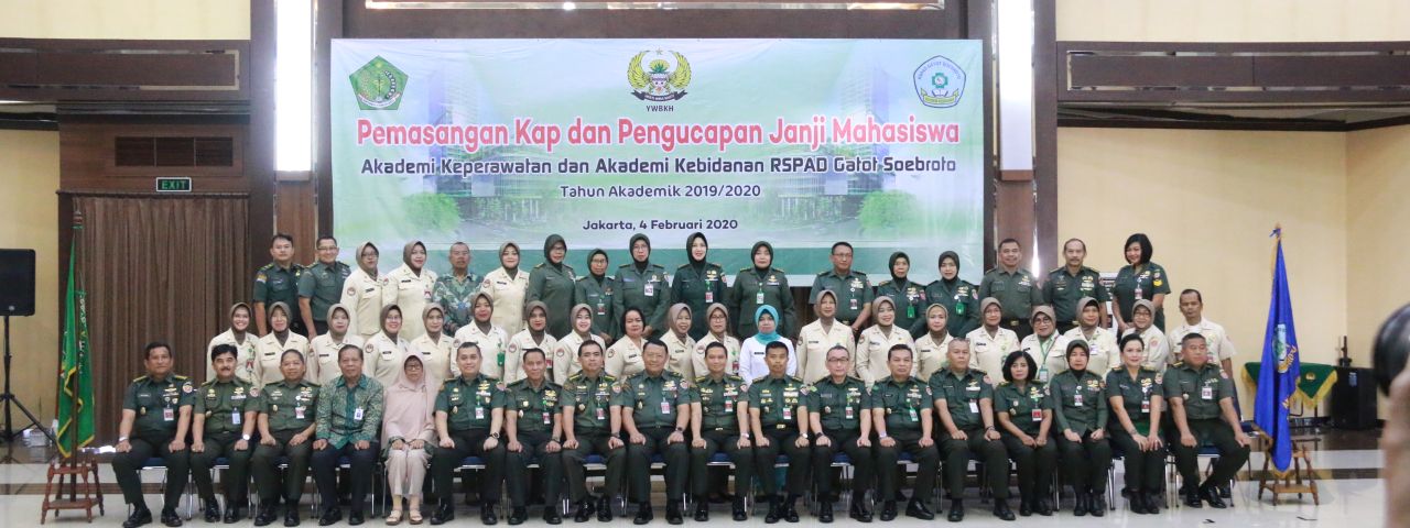 Pemasangan Kap Dan Pengucapan Janji Mahasiswa Akper dan Akbid RSPAD Gatot Soebroto TA 2019/2020